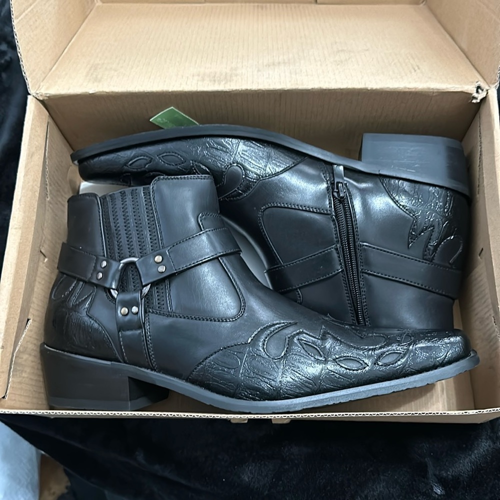 Men’s Alberto Fellini size 11 Boot.  Brand new in box